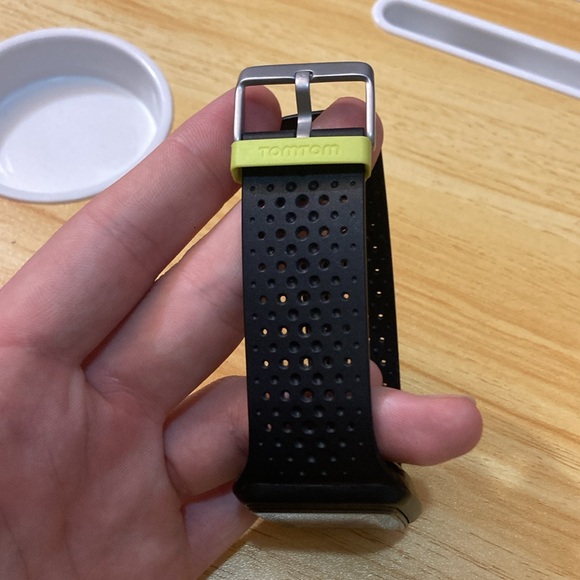 5 for $20 Tomtom runners watch - Picture 2 of 6